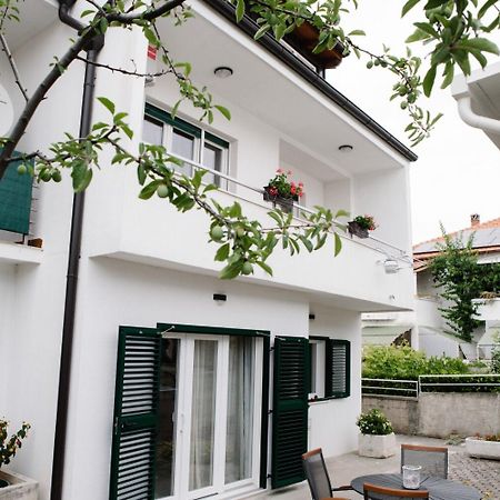 Apartments Petri - Close To The Sea Tisno Exterior photo