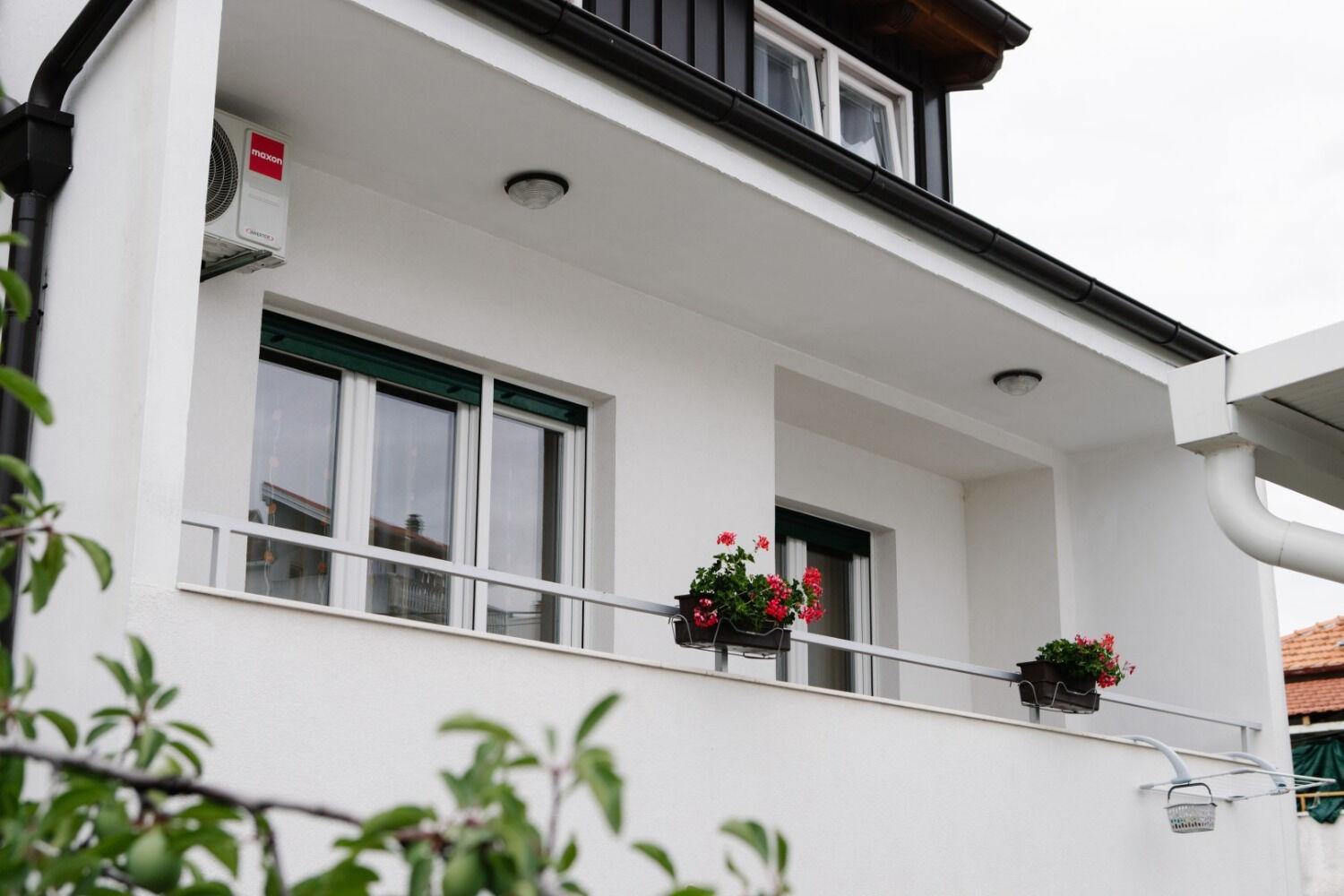 Apartments Petri - Close To The Sea Tisno Exterior photo