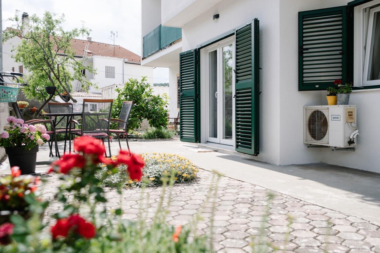 Apartments Petri - Close To The Sea Tisno Exterior photo